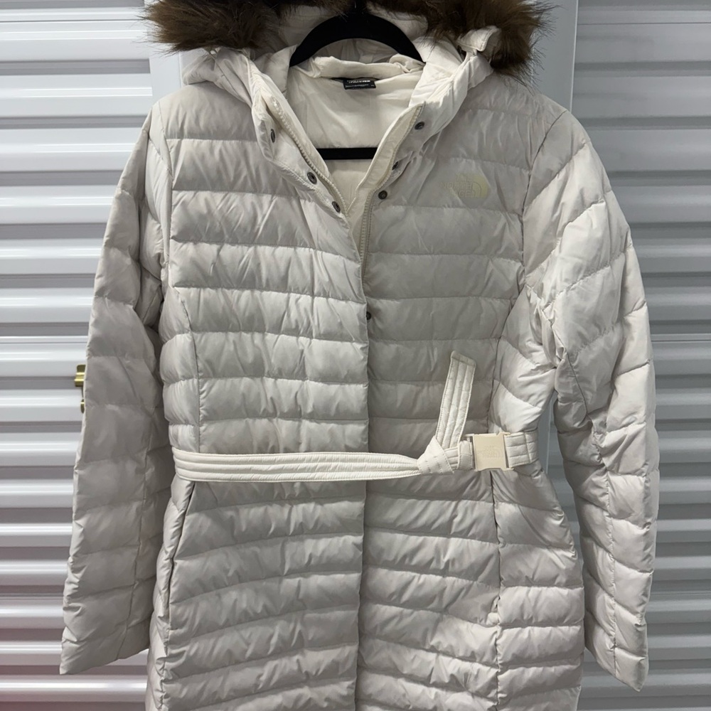 The NorthFace Women's White Puffer Parka Jacket with Fur Hood